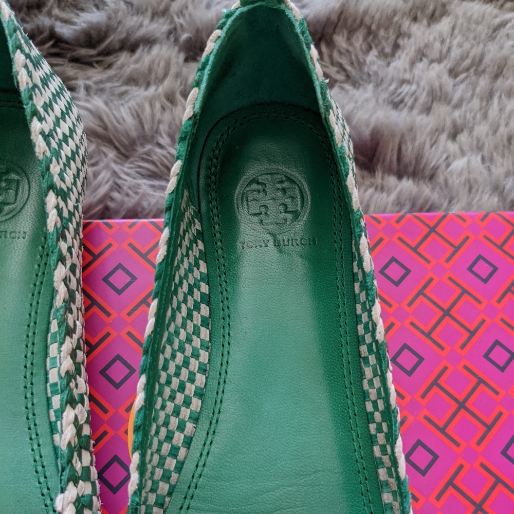 Tory Burch Russell Loafer Flats. - Picture 6 of 12